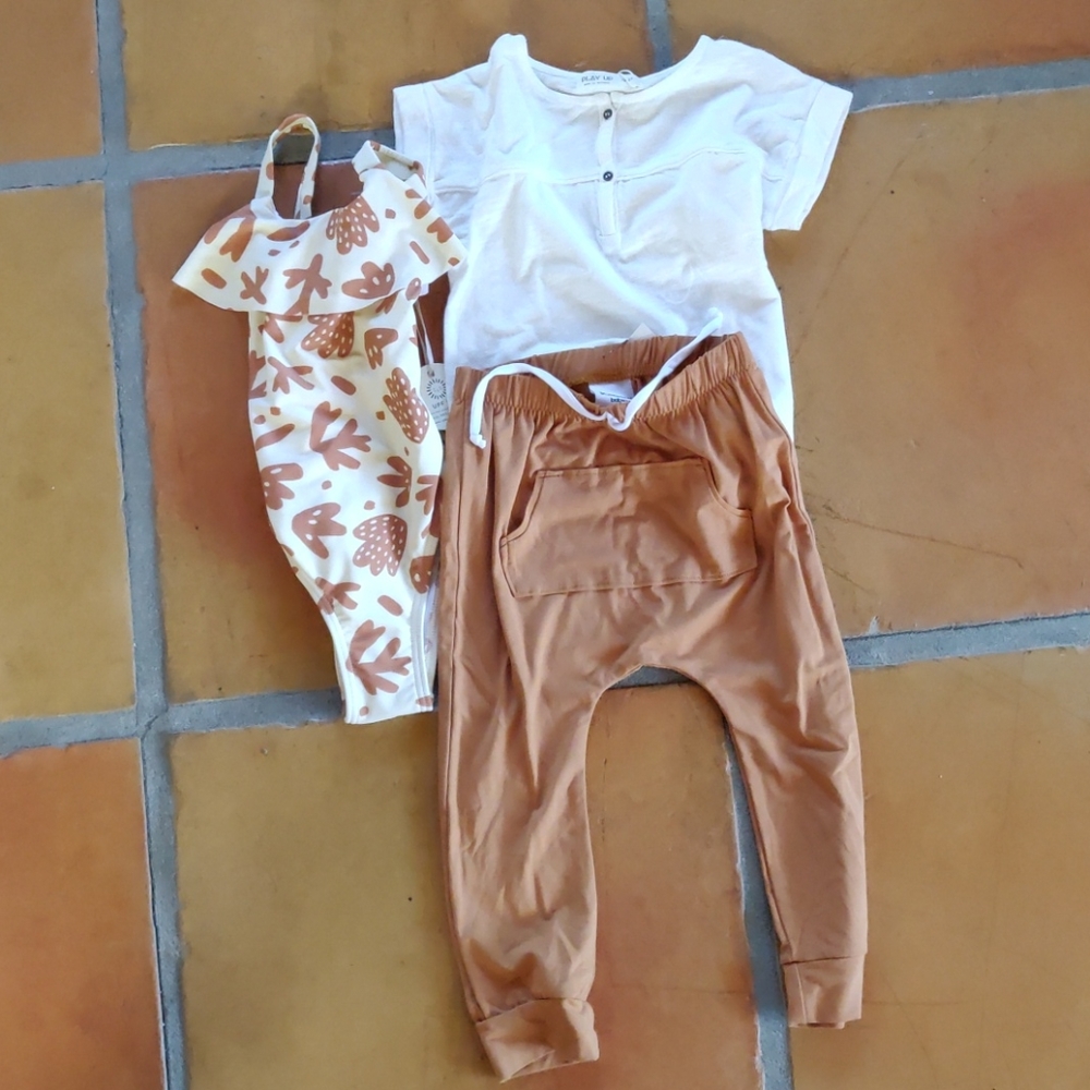 Girls size 2T gift bag